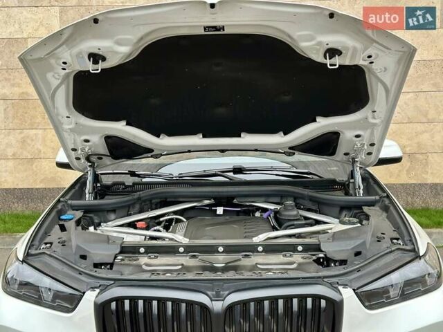 Белый БМВ Х5, объемом двигателя 2.99 л и пробегом 60 тыс. км за 96800 $, фото 45 на Automoto.ua