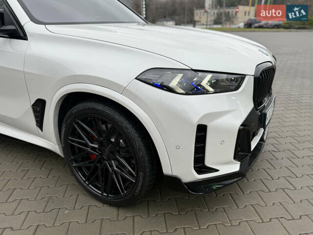 Белый БМВ Х5, объемом двигателя 3 л и пробегом 40 тыс. км за 99900 $, фото 5 на Automoto.ua