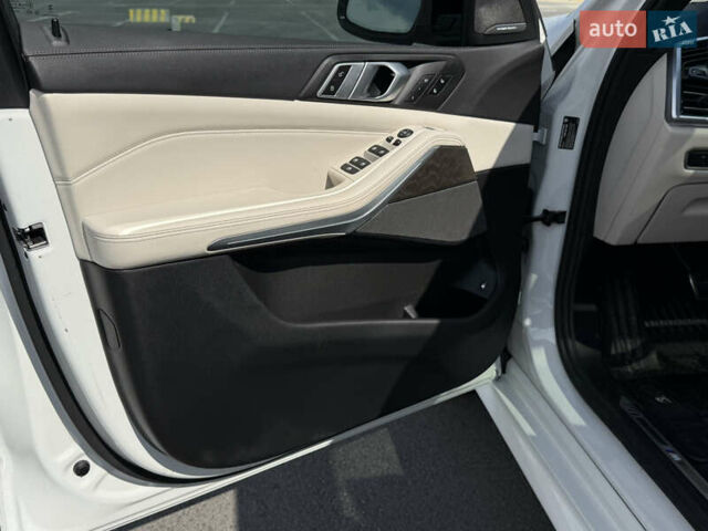 Белый БМВ Х5, объемом двигателя 3 л и пробегом 60 тыс. км за 78000 $, фото 36 на Automoto.ua