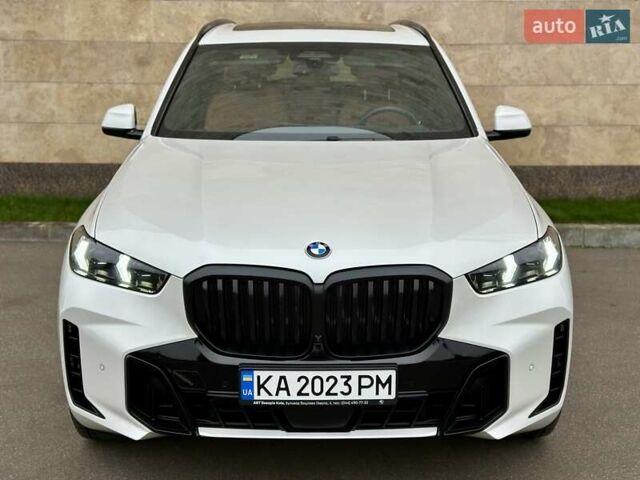 Белый БМВ Х5, объемом двигателя 2.99 л и пробегом 60 тыс. км за 96800 $, фото 25 на Automoto.ua