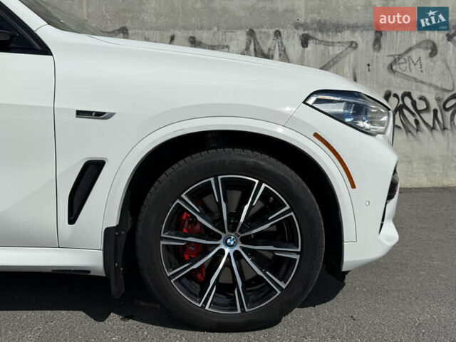 Белый БМВ Х5, объемом двигателя 3 л и пробегом 60 тыс. км за 78000 $, фото 10 на Automoto.ua