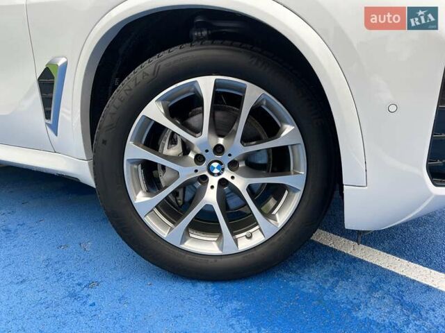 Белый БМВ Х5, объемом двигателя 3 л и пробегом 52 тыс. км за 79999 $, фото 15 на Automoto.ua