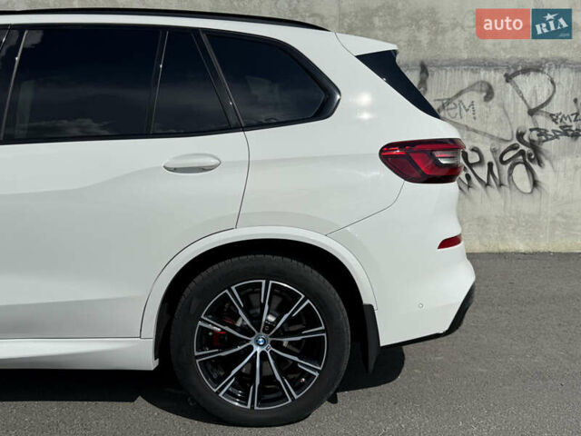 Белый БМВ Х5, объемом двигателя 3 л и пробегом 60 тыс. км за 78000 $, фото 25 на Automoto.ua