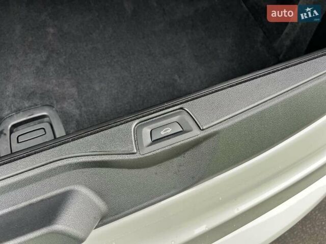 Белый БМВ Х5, объемом двигателя 3 л и пробегом 52 тыс. км за 79999 $, фото 26 на Automoto.ua