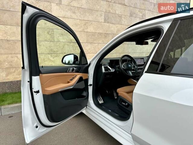 Белый БМВ Х5, объемом двигателя 2.99 л и пробегом 60 тыс. км за 96800 $, фото 53 на Automoto.ua