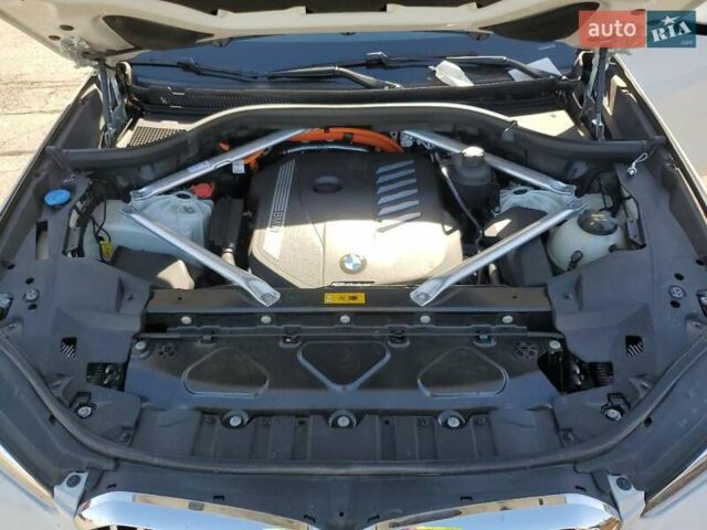 Белый БМВ Х5, объемом двигателя 3 л и пробегом 67 тыс. км за 25000 $, фото 11 на Automoto.ua