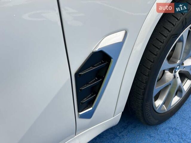 Белый БМВ Х5, объемом двигателя 3 л и пробегом 52 тыс. км за 79999 $, фото 13 на Automoto.ua
