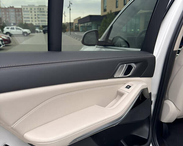 Белый БМВ Х5, объемом двигателя 2.99 л и пробегом 39 тыс. км за 94000 $, фото 13 на Automoto.ua