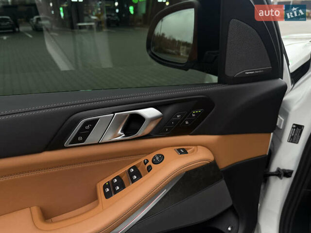 Белый БМВ Х5, объемом двигателя 3 л и пробегом 40 тыс. км за 99900 $, фото 29 на Automoto.ua