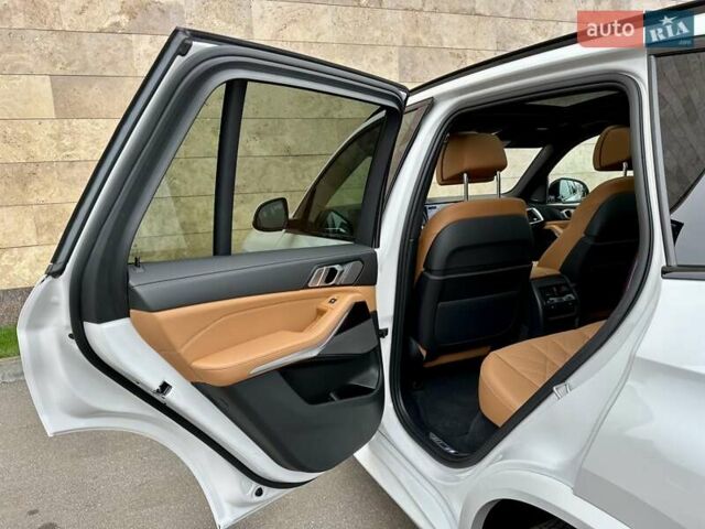 Белый БМВ Х5, объемом двигателя 2.99 л и пробегом 60 тыс. км за 96800 $, фото 76 на Automoto.ua