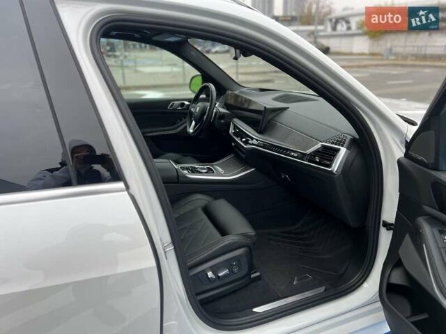 Белый БМВ Х5, объемом двигателя 3 л и пробегом 52 тыс. км за 79999 $, фото 61 на Automoto.ua
