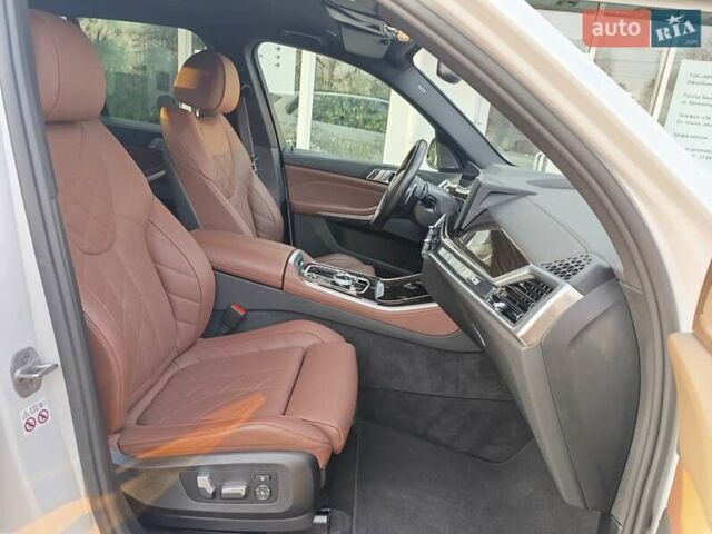 Белый БМВ Х5, объемом двигателя 2.99 л и пробегом 61 тыс. км за 96000 $, фото 19 на Automoto.ua