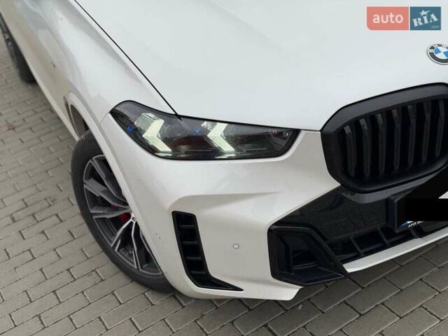 Белый БМВ Х5, объемом двигателя 2.99 л и пробегом 66 тыс. км за 99933 $, фото 5 на Automoto.ua