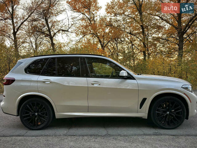 Белый БМВ Х5, объемом двигателя 3 л и пробегом 62 тыс. км за 67990 $, фото 3 на Automoto.ua