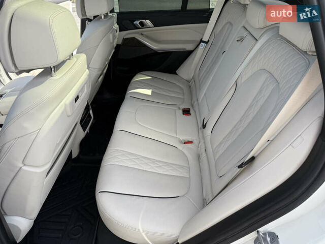 Белый БМВ Х5, объемом двигателя 3 л и пробегом 60 тыс. км за 78000 $, фото 45 на Automoto.ua