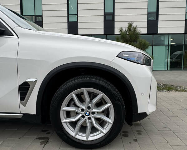 Белый БМВ Х5, объемом двигателя 2.99 л и пробегом 39 тыс. км за 94000 $, фото 4 на Automoto.ua