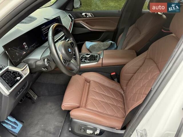 Белый БМВ Х5, объемом двигателя 2.99 л и пробегом 35 тыс. км за 104900 $, фото 5 на Automoto.ua