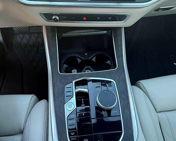 Белый БМВ Х5, объемом двигателя 3 л и пробегом 17 тыс. км за 84400 $, фото 11 на Automoto.ua