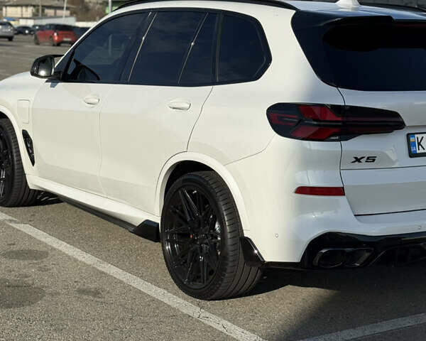 Белый БМВ Х5, объемом двигателя 3 л и пробегом 40 тыс. км за 120000 $, фото 3 на Automoto.ua