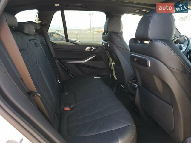 Белый БМВ Х5, объемом двигателя 3 л и пробегом 46 тыс. км за 71000 $, фото 10 на Automoto.ua