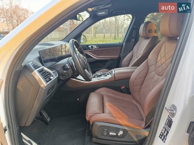 Белый БМВ Х5, объемом двигателя 2.99 л и пробегом 61 тыс. км за 96000 $, фото 17 на Automoto.ua