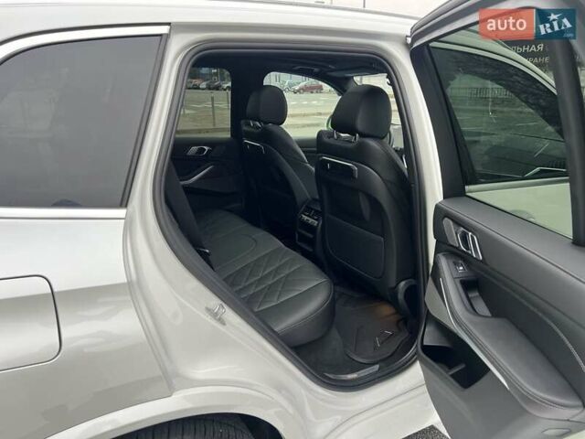 Белый БМВ Х5, объемом двигателя 3 л и пробегом 52 тыс. км за 79999 $, фото 52 на Automoto.ua