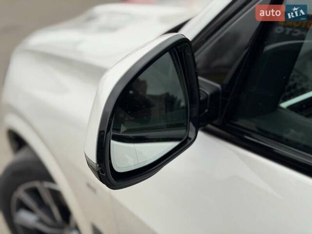 Белый БМВ Х5, объемом двигателя 2.99 л и пробегом 66 тыс. км за 99933 $, фото 1 на Automoto.ua