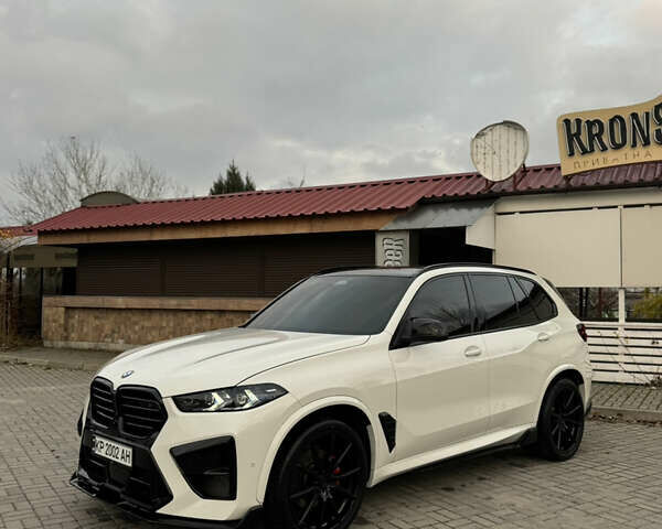 Белый БМВ Х5, объемом двигателя 3 л и пробегом 19 тыс. км за 89000 $, фото 2 на Automoto.ua