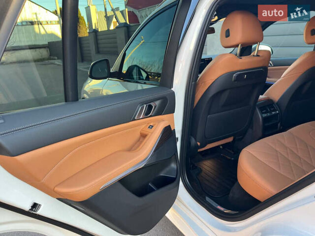 Белый БМВ Х5, объемом двигателя 3 л и пробегом 12 тыс. км за 82300 $, фото 16 на Automoto.ua