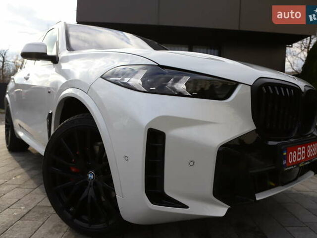Білий БМВ Х5, об'ємом двигуна 3 л та пробігом 4 тис. км за 73899 $, фото 38 на Automoto.ua