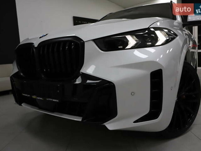 Белый БМВ Х5, объемом двигателя 3 л и пробегом 4 тыс. км за 78999 $, фото 42 на Automoto.ua