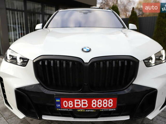 Білий БМВ Х5, об'ємом двигуна 3 л та пробігом 4 тис. км за 73899 $, фото 33 на Automoto.ua