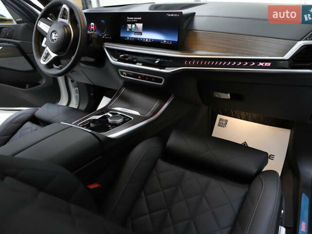 Белый БМВ Х5, объемом двигателя 3 л и пробегом 4 тыс. км за 78999 $, фото 122 на Automoto.ua