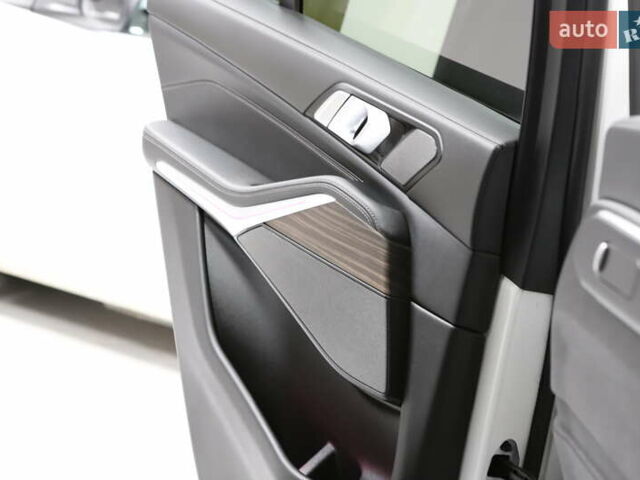 Белый БМВ Х5, объемом двигателя 3 л и пробегом 4 тыс. км за 78999 $, фото 113 на Automoto.ua