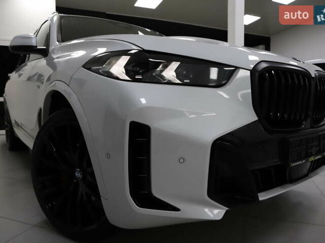 Белый БМВ Х5, объемом двигателя 3 л и пробегом 4 тыс. км за 78999 $, фото 17 на Automoto.ua