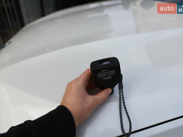 Білий БМВ Х5, об'ємом двигуна 3 л та пробігом 4 тис. км за 73899 $, фото 69 на Automoto.ua