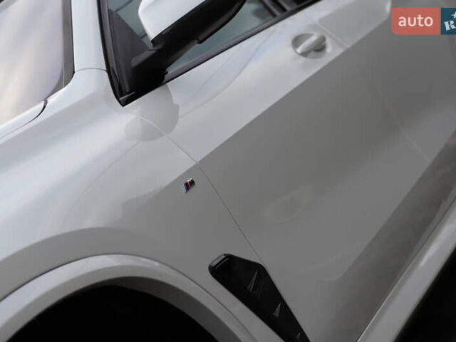 Білий БМВ Х5, об'ємом двигуна 3 л та пробігом 4 тис. км за 73899 $, фото 22 на Automoto.ua