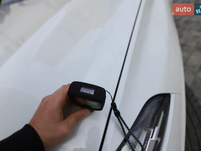 Білий БМВ Х5, об'ємом двигуна 3 л та пробігом 4 тис. км за 73899 $, фото 70 на Automoto.ua