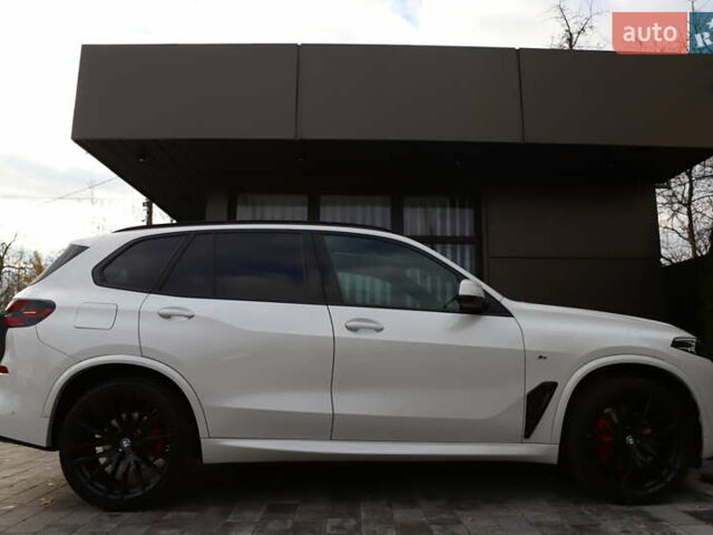 Білий БМВ Х5, об'ємом двигуна 3 л та пробігом 4 тис. км за 73899 $, фото 52 на Automoto.ua