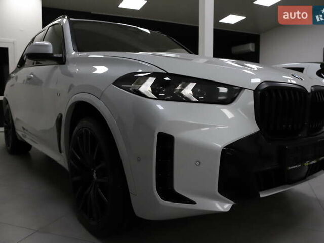 Белый БМВ Х5, объемом двигателя 3 л и пробегом 4 тыс. км за 78999 $, фото 36 на Automoto.ua