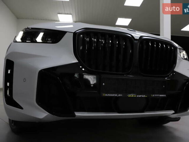 Белый БМВ Х5, объемом двигателя 3 л и пробегом 4 тыс. км за 78999 $, фото 31 на Automoto.ua