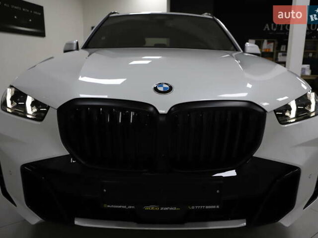 Белый БМВ Х5, объемом двигателя 3 л и пробегом 4 тыс. км за 78999 $, фото 37 на Automoto.ua