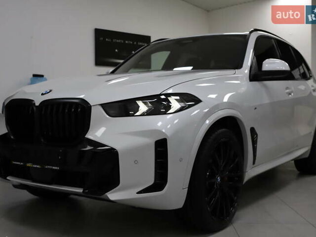 Белый БМВ Х5, объемом двигателя 3 л и пробегом 4 тыс. км за 78999 $, фото 35 на Automoto.ua