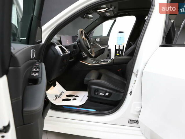 Белый БМВ Х5, объемом двигателя 3 л и пробегом 4 тыс. км за 78999 $, фото 118 на Automoto.ua