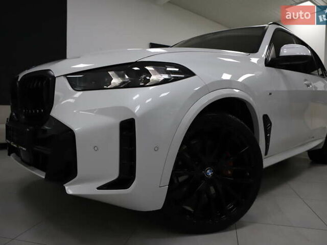 Белый БМВ Х5, объемом двигателя 3 л и пробегом 4 тыс. км за 78999 $, фото 43 на Automoto.ua