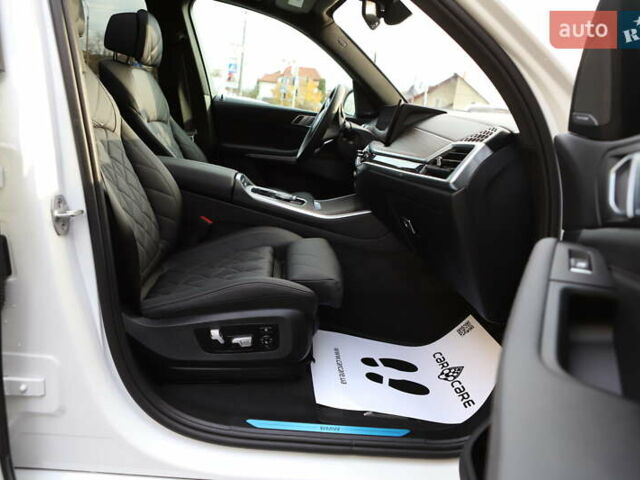 Білий БМВ Х5, об'ємом двигуна 3 л та пробігом 4 тис. км за 73899 $, фото 101 на Automoto.ua