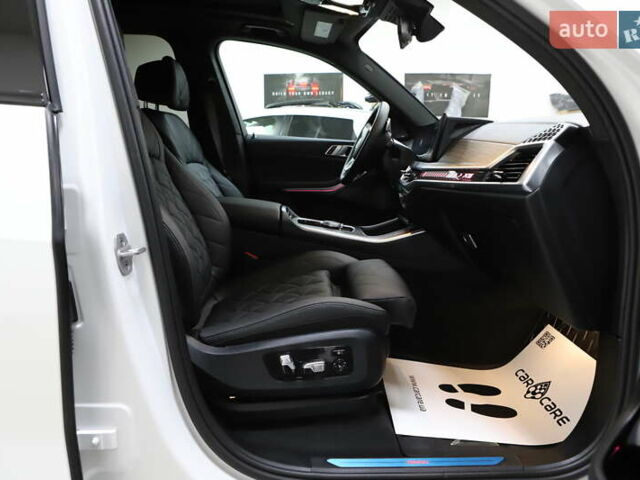 Белый БМВ Х5, объемом двигателя 3 л и пробегом 4 тыс. км за 78999 $, фото 84 на Automoto.ua