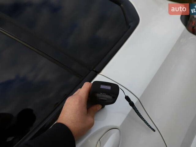 Білий БМВ Х5, об'ємом двигуна 3 л та пробігом 4 тис. км за 73899 $, фото 76 на Automoto.ua