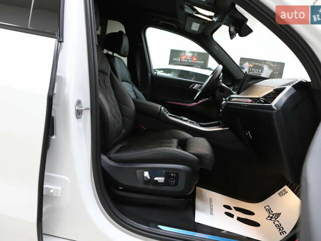 Белый БМВ Х5, объемом двигателя 3 л и пробегом 4 тыс. км за 78999 $, фото 86 на Automoto.ua