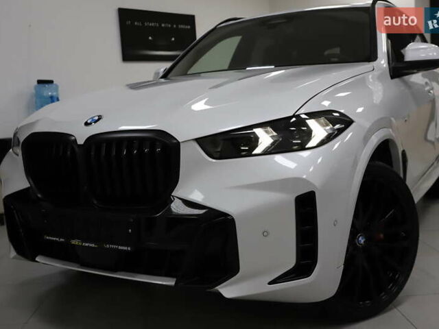 Белый БМВ Х5, объемом двигателя 3 л и пробегом 4 тыс. км за 78999 $, фото 46 на Automoto.ua